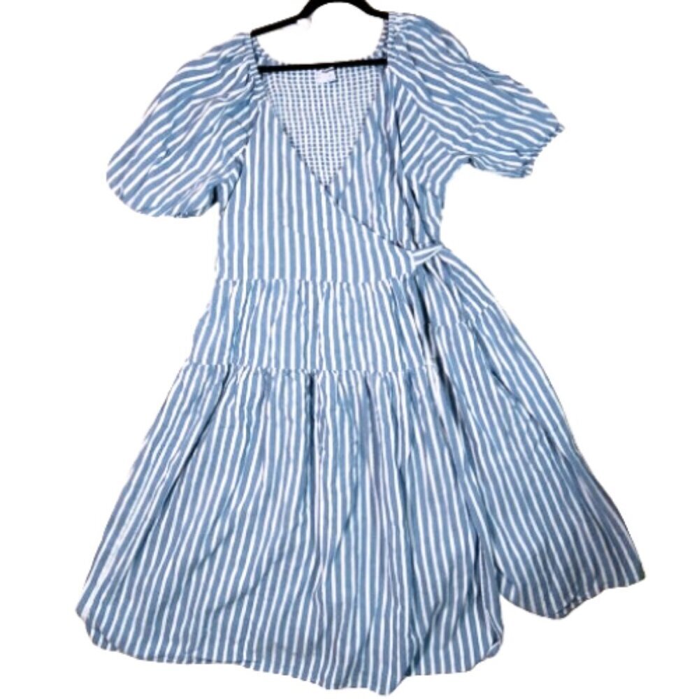 Sz. XXL Blue and White Stripped Old Navy Wrap Dress